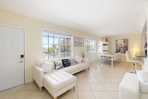 Family Apartment, Non Smoking | Living area