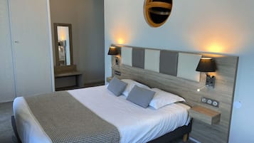 Minibar, coffres-forts dans les chambres, décoration personnalisée