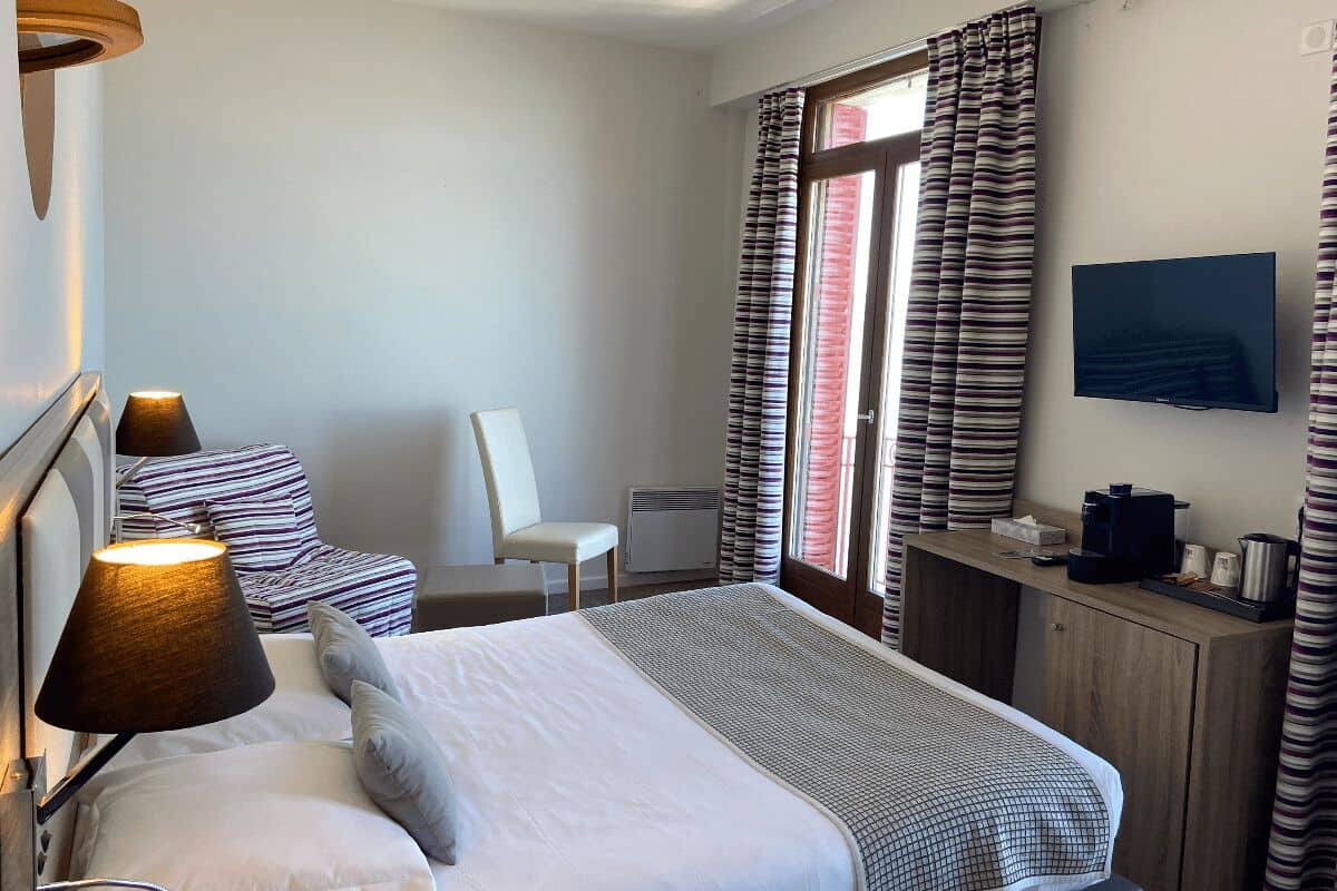 Standard Room, Lake View | 10 bilik tidur, bar mini, peti besi dalam bilik