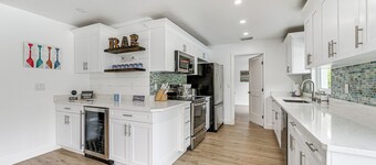 Naples Escape w/ Furnished Patio & Private Pool!