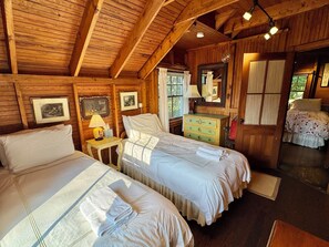 4 habitaciones, escritorio, tabla de planchar con plancha y wifi gratis 