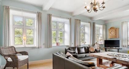 Gorgeous home in Bredebro with WiFi