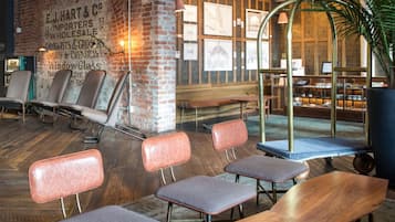 Bar (in der Unterkunft)