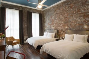 1 bedroom, in-room safe, free WiFi, bed sheets - Mins to French Quarter, Deluxe Room + Hotel Perks! (New Orleans)