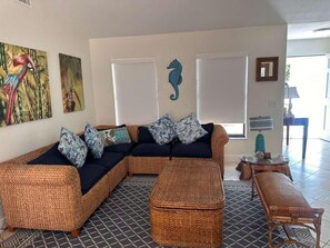 Living area - Port St Lucie 3BD -2B (Port Saint Lucie)