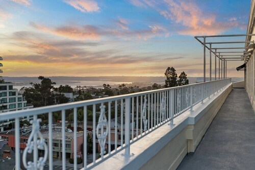 San Diego | Balboa Park Escape | Hot Tub & Rooftop Deck