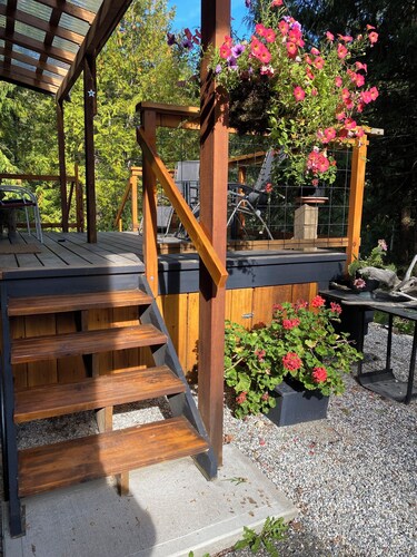 Little Cabin in Middlepoint, 
Nestled amongst cedars on a private quiet acreage.