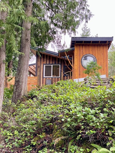 Little Cabin with cedar sauna, 
Nestled amongst cedars on a quiet acreage.