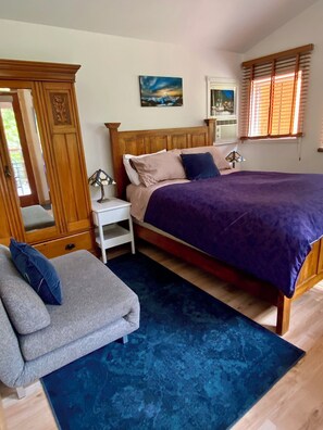 1 bedroom, desk, free WiFi, bed sheets