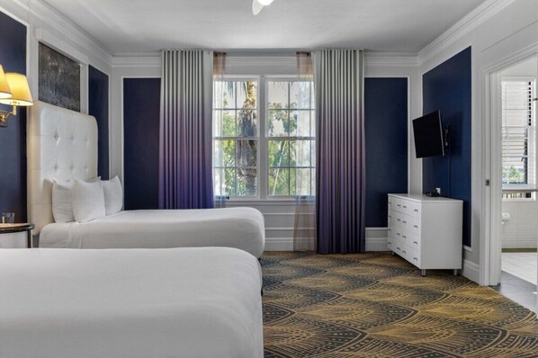 1 bedroom, iron/ironing board, WiFi, bed sheets - WorldMark Inn at the Park - Studio Accessible (San Diego)