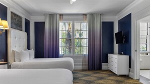 In-room safe, iron/ironing board, WiFi, bed sheets - San Diego | Parkside Weekend | Hot Tub & Rooftop Deck (San Diego)