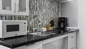 Coffee/tea maker, fridge, microwave, stovetop - San Diego | Parkside Weekend | Hot Tub & Rooftop Deck (San Diego)