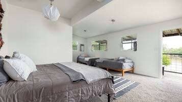3 bedrooms, desk, iron/ironing board, free WiFi