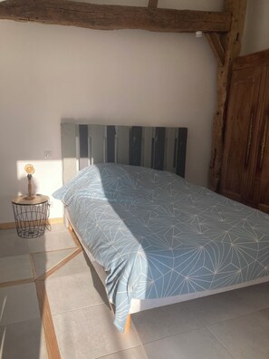 1 chambre, fer et planche Ă repasser, Wi-Fi, draps fournis