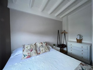 2 bedrooms, free WiFi