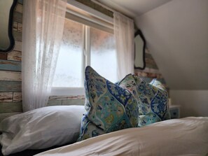 1 habitación, tabla de planchar con plancha, wifi gratis y ropa de cama 