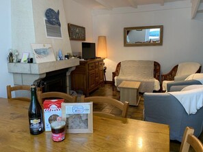 Unclassified image, 4 of 12, button