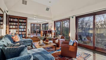 Smart TV, fireplace, books