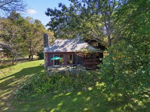 Exterior - Ipswich Riverfront Lodge / Horse Friendly Barn+Paddocks / Kayak+Canoe/ Sleeps 10 (Ipswich)