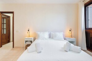 2 bedrooms, desk, iron/ironing board, WiFi - Home2Book Design & Luminous Apt Santa Cruz Center (Santa Cruz de Tenerife)