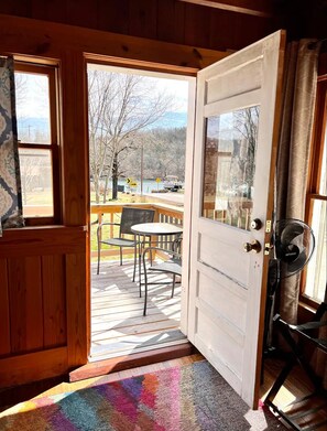 Interior - Historic Blue Tavern Lake House  3-bedroom house  (Beaver)