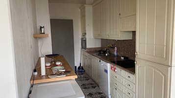 Microwave, stovetop, dishwasher