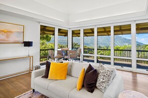 Smart TV, fireplace, books, stereo