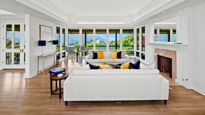 Smart TV, fireplace, books, stereo - La Provence Carmel Valley Villa Luxe7 30 day mini (Carmel Valley)
