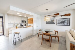 Dining - New! Designer Remodel-180⁰ Ocean Views, Beachfront Oasis, "Whales Watch" (Lahaina)