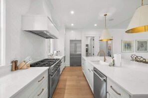 Fridge, microwave, oven, stovetop - Elegance on Eastern Lake by Stay on 30a (Seagrove Beach)