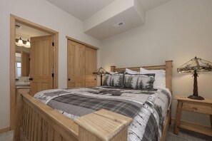 3 bedrooms, internet, bed sheets