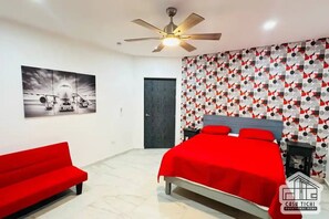 5 bedrooms, iron/ironing board, free WiFi, bed sheets - Casa Tichi Vacational Home (La Paz)