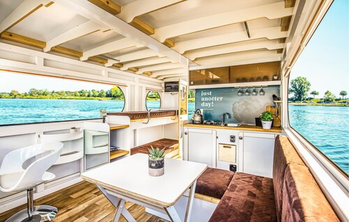 Cozy ship in Ophoven with harbor view