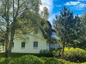 Unclassified image, 5 of 22, button - Ruhig Gelegene Maisonettewohnung Unter Reetdach - Achtern Diek (Zingst)