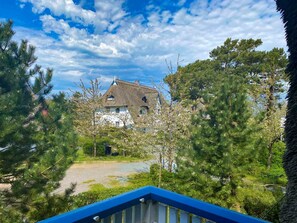 Unclassified image, 2 of 22, button - Ruhig Gelegene Maisonettewohnung Unter Reetdach - Achtern Diek (Zingst)