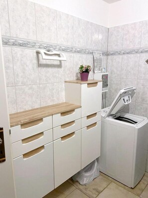 Unclassified image, 3 of 19, button