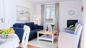 Unclassified image, 3 of 20, button - Charmante Erdgeschosswohnung in Reetgedeckter, Ruhiger Ferienanlage! - Achtern Diek (Zingst)