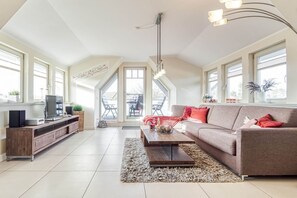 TV, fireplace, stereo - Helle, Freundliche Ferienwohnung in Strandnähe! - Kavelweg 9 (Zingst)