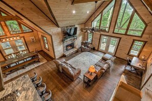 TV connectée, cheminée, jeux vidéo