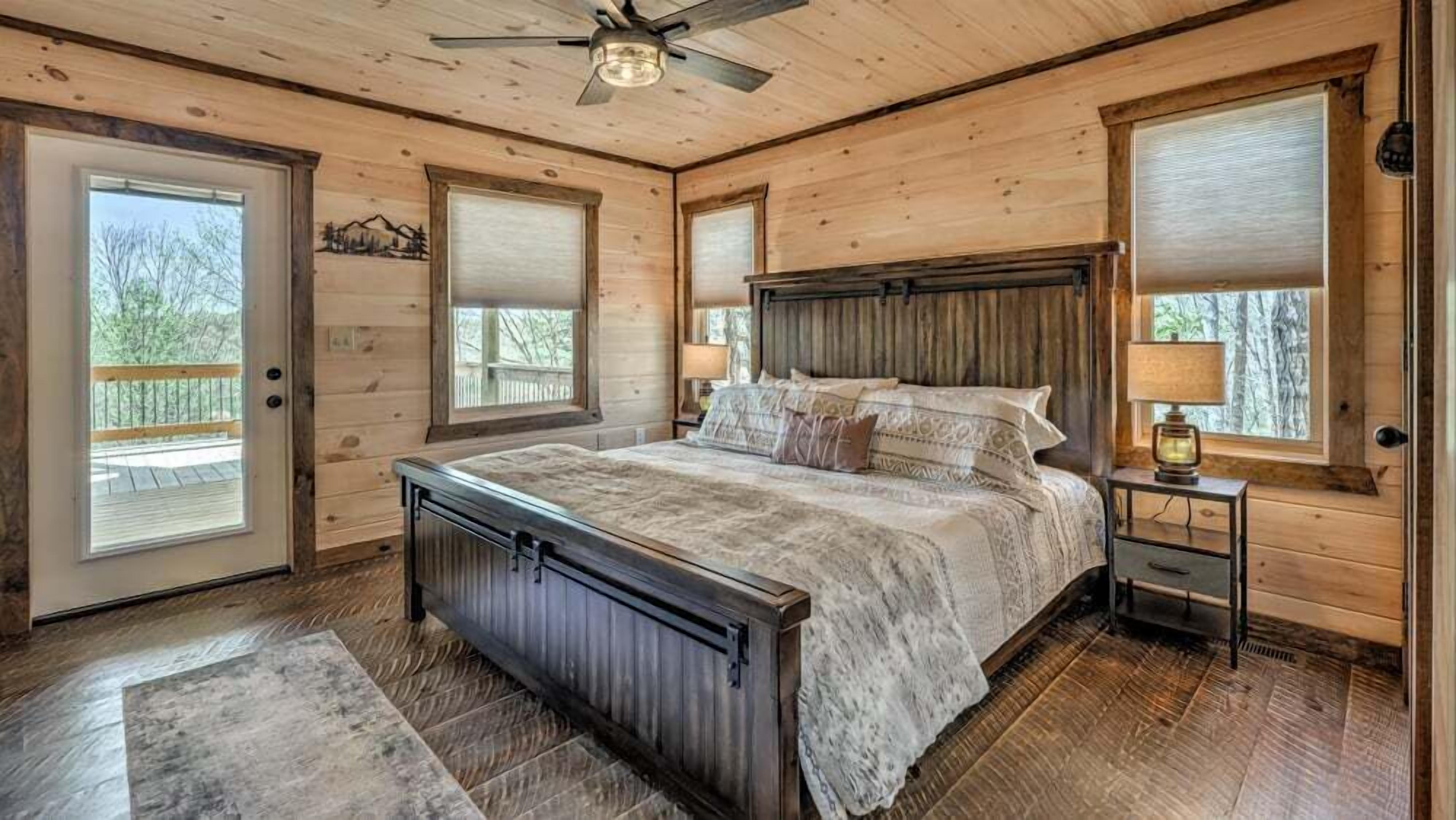 4 bedrooms, desk, iron/ironing board, free WiFi