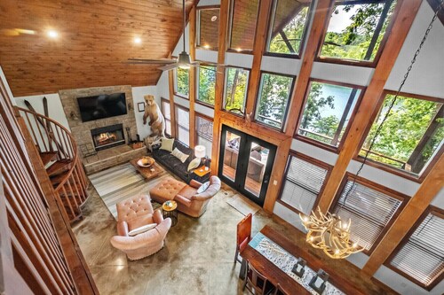 Lakefront, Lakeviews Cedar Cabin- Rope Swing Cove