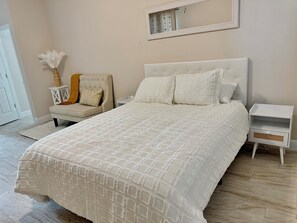 4 makuuhuonetta, vauvan matkasänky, ilmainen Wi-Fi, vuodevaatteet