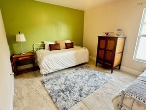 4 Schlafzimmer, Reisekinderbett, kostenloses WLAN, Bettwäsche