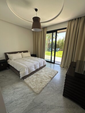 5 soverom, strykejern/-brett, wi-fi og sengetøy