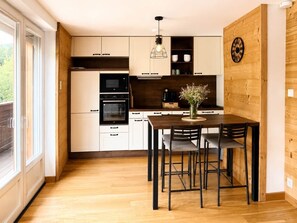 Coffee/tea maker, fridge, microwave, oven - Gite 2/4 people in Xonrupt / Gerardmer, Macélian 2/4 Pers à Xonrupt / Gerardmer (Xonrupt-Longemer)