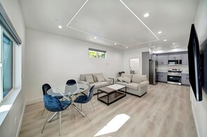 Interior - 5841 Vanalden Ave  3 bedroom 2 1/2 bath House All the amenity includes. (Los Angeles)