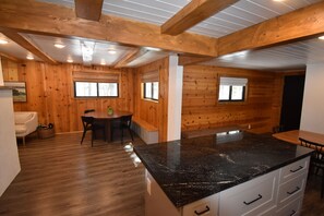Interior - 4 Moose Cabin, a Recreation Haven, A recreation haven just 25 minutes from Yellowstone Park (Fremont County)