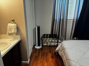 1 bedroom, free WiFi, bed sheets