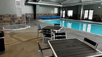 Innenpool, beheizter Pool