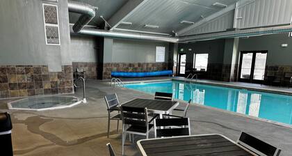 Cozy Condo in WP - On Blue Bus Route - Walk to Downtown, Restaurants, Grocery